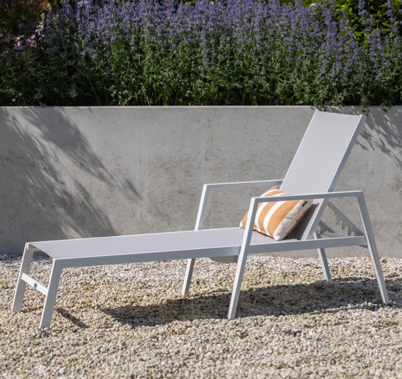 Ligstoel design, Tuin en Terras, Ligbedden, Ophalen, Zo goed als nieuw, Aluminium, Inklapbaar