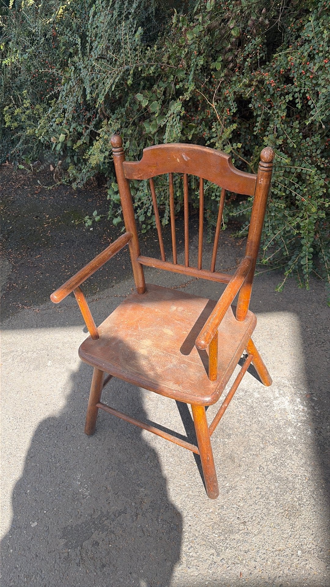 Chaise enfant bois, Enlèvement