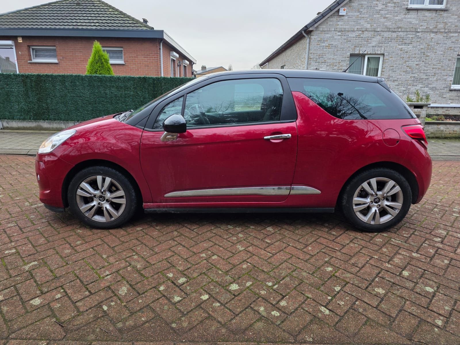 Citroën ds3 1.6 hdi 105000 km 06/2015 euro5b, Autos, Rouge, Euro 5, Achat, Boîte manuelle