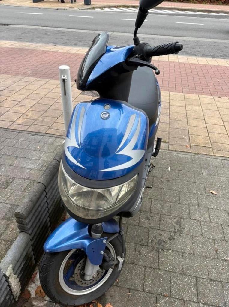 Keeway Hurricane b klasse, Fietsen en Brommers, Ophalen, Zo goed als nieuw