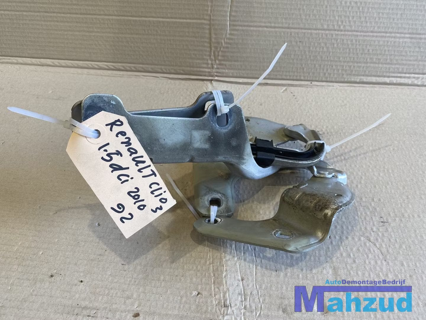 RENAULT CLIO 3 Motorkap scharnier set 2005-2012, Renault Group, Contact.group@renault.com, Renault, Utilisé