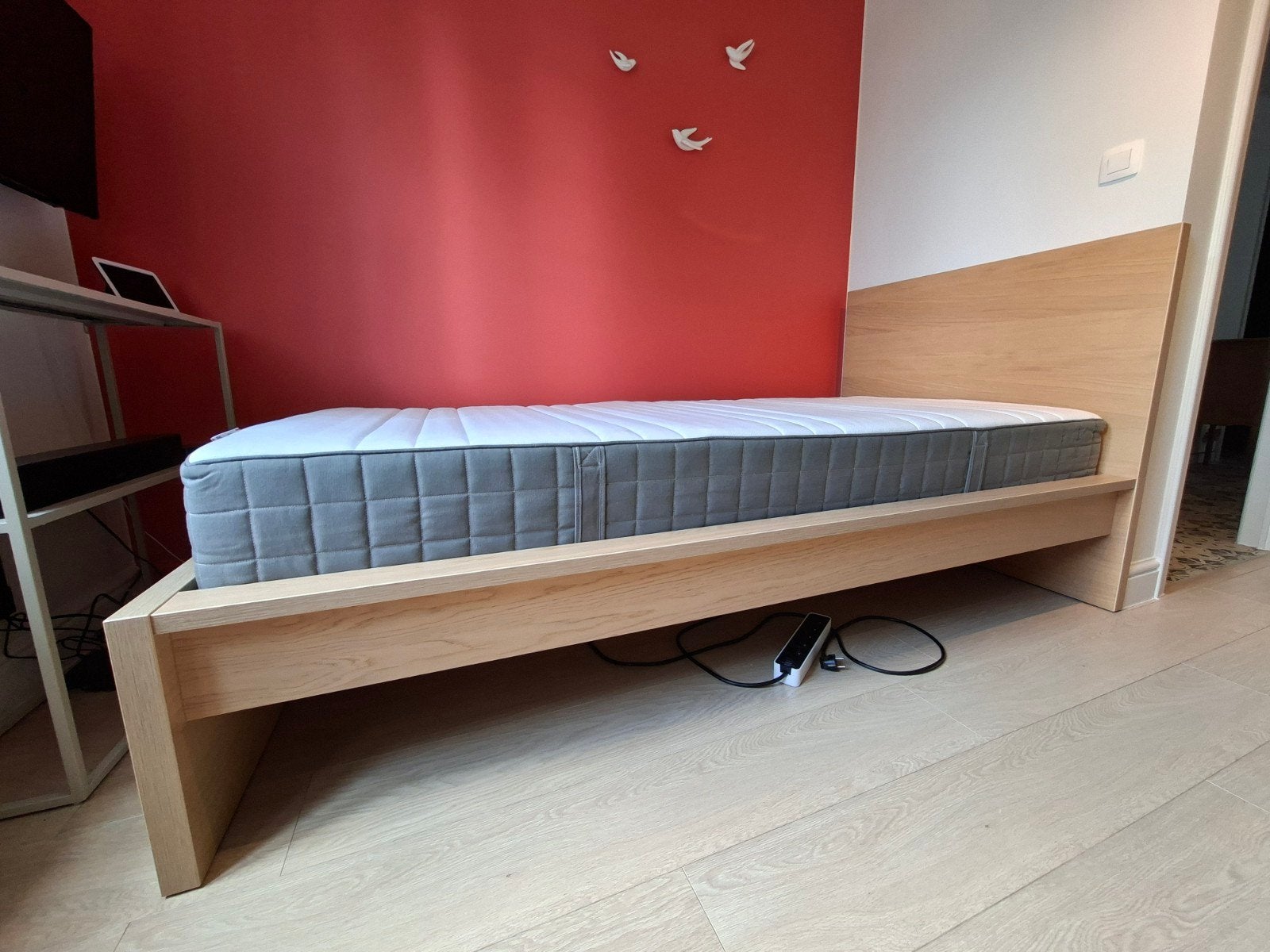 Bed Ikea Malm kleur lichte eik 90x200, Ophalen, Zo goed als nieuw, Eenpersoons, Ikea Malm