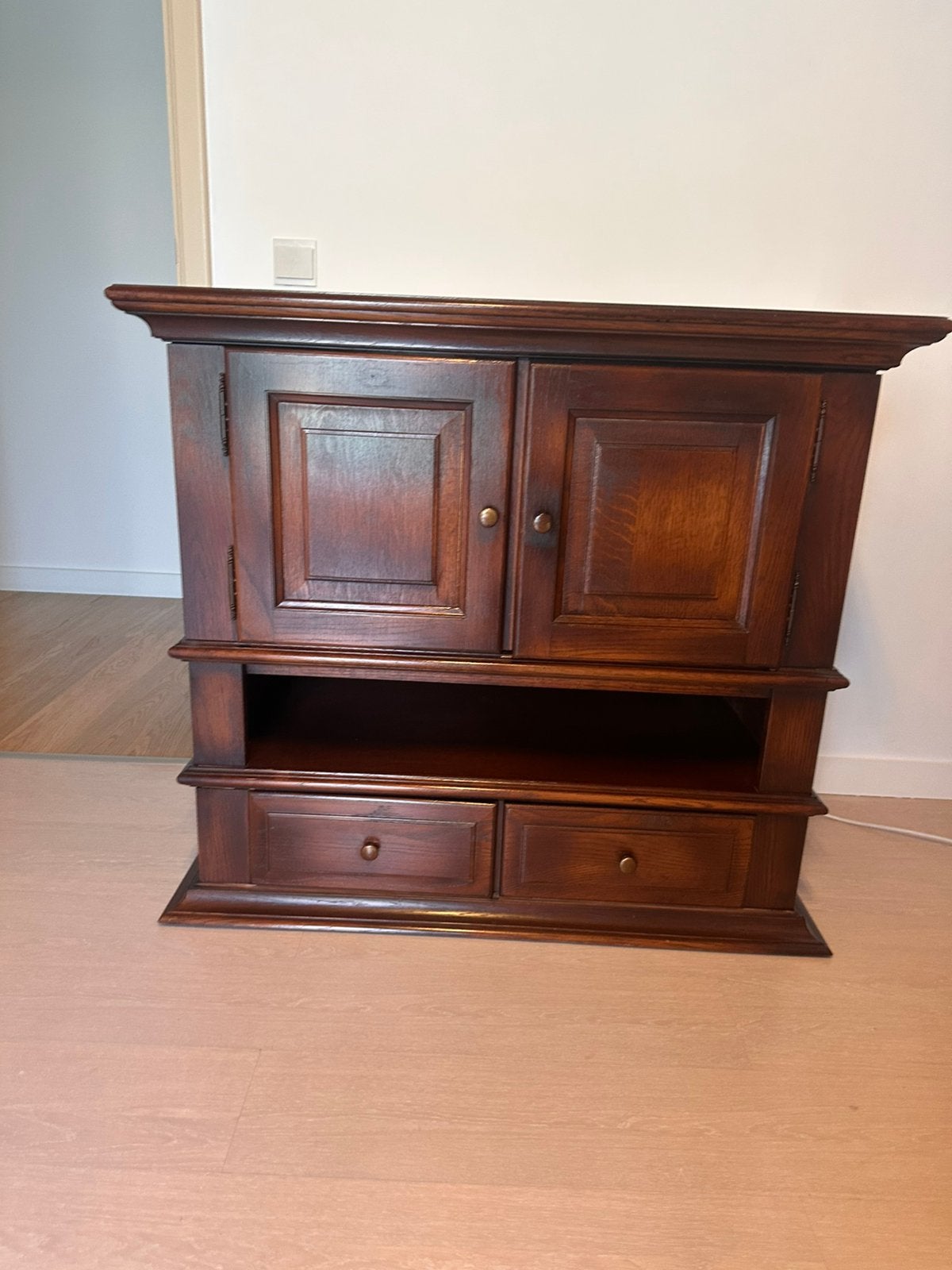 tv meubel gratis af te halen, Antiquités & Art, Antiquités | Meubles | Armoires, Enlèvement