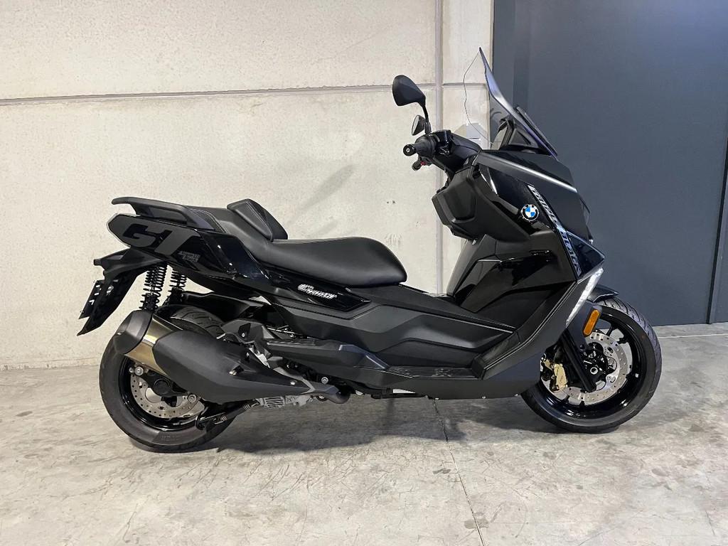 BMW C400GT Triple black luxescooter (bj 2023), Motoren, Motoren | BMW, 400 cc, Scooter, Bedrijf, 12 t/m 35 kW
