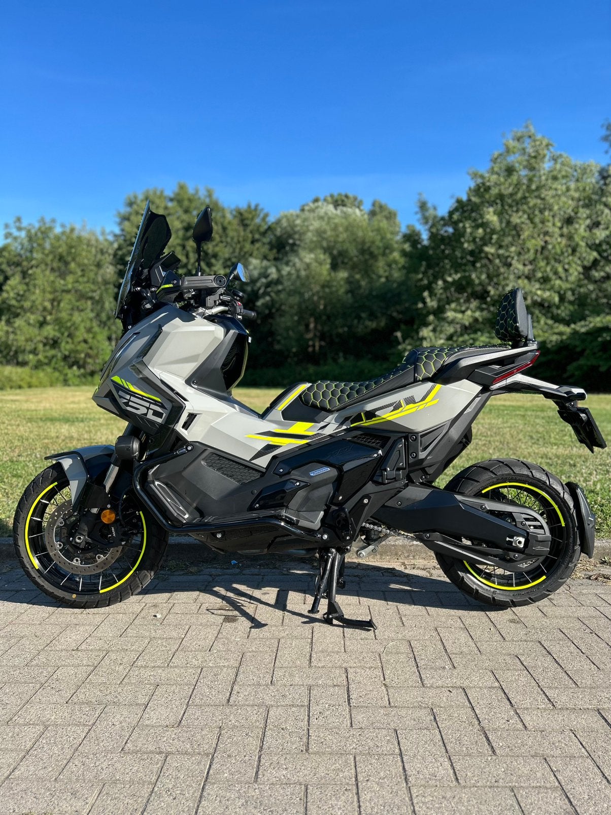 Honda X-ADV 750 Custom 2025 -1900 km -Nieuw, Plus de 35 kW, 2 cylindres, Permis Moto A2 minimum, Échappement sport