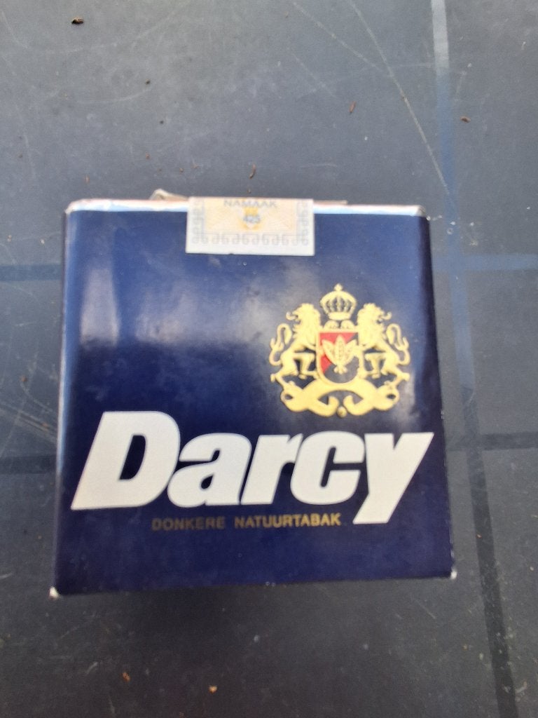 Oude ongeopende pak sigaretten ...DARCY met taksband, Ophalen of Verzenden, Zo goed als nieuw, Reclamebord
