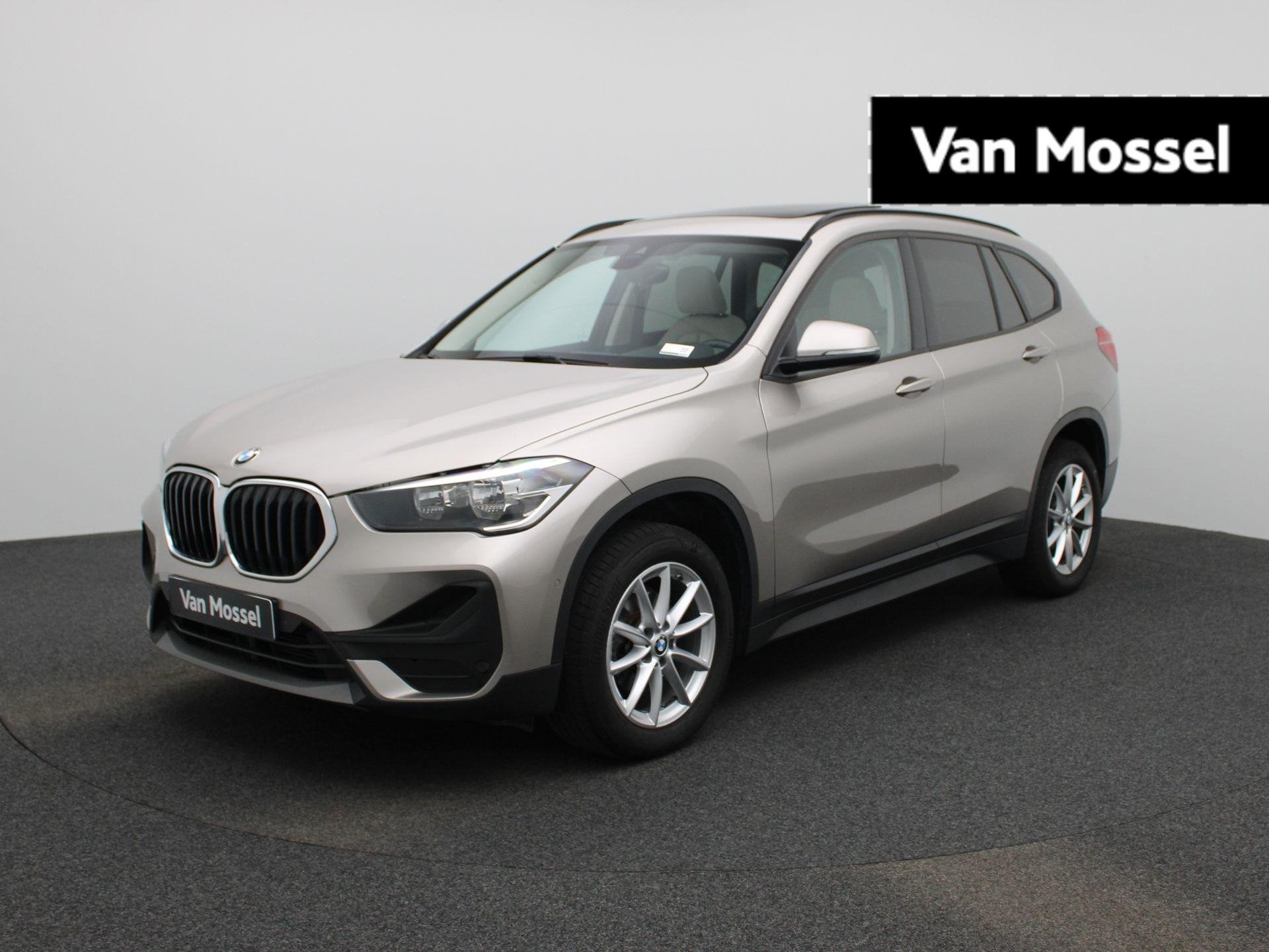 BMW X1 sDrive16dA (85 kW) LEDER + zetelverwarming | Electric, Stof, 116 pk, 3 cilinders, Te koop