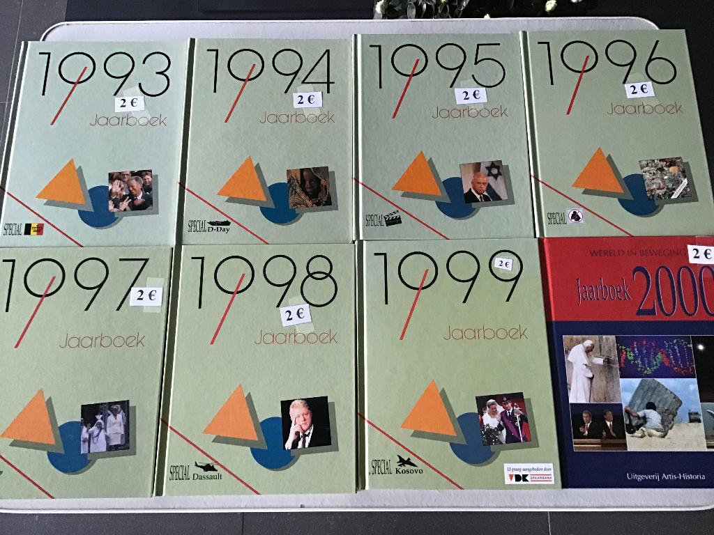 jaarboeken Artis Historia 1993 tot 2000 en nog 7 andere, Boeken, Ophalen of Verzenden, Zo goed als nieuw