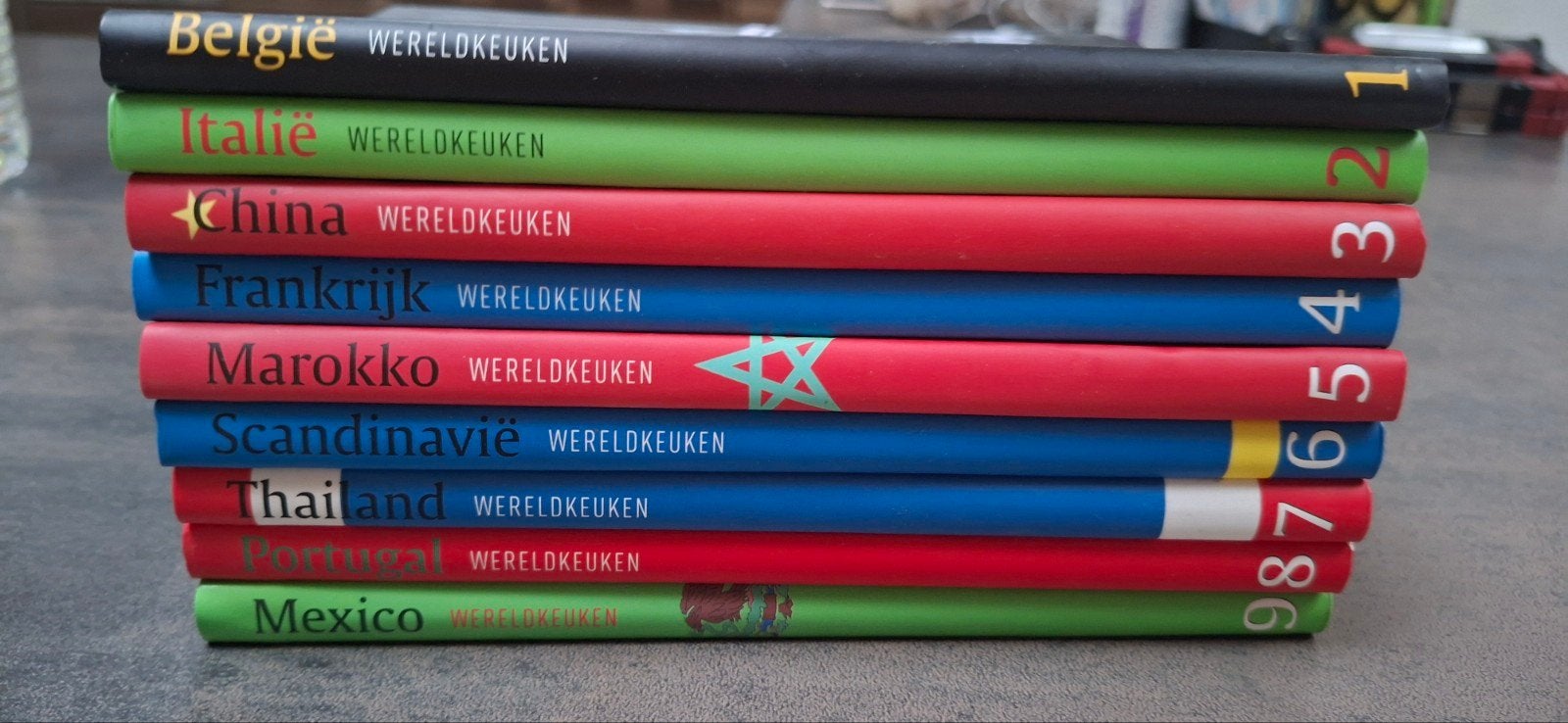 10€ ,set wereldkeuken kookboekjes, Livres, Encyclopédies, Enlèvement, Comme neuf, Série complète