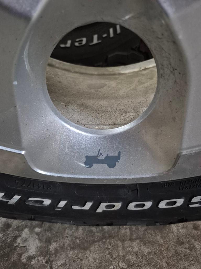 Jeep Wrangler JK Rubicon velgen met banden. TJ of YJ, 18 inch, Gebruikt, Banden en Velgen, All Season