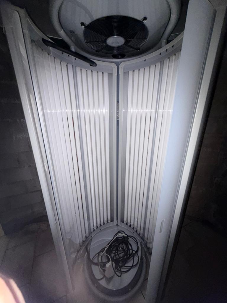 Tekoop: Hapro Proline staande zonnebank, Electroménager, Solarium, Banc solaire & Bronzage facial, Enlèvement, Neuf, Banc solaire double