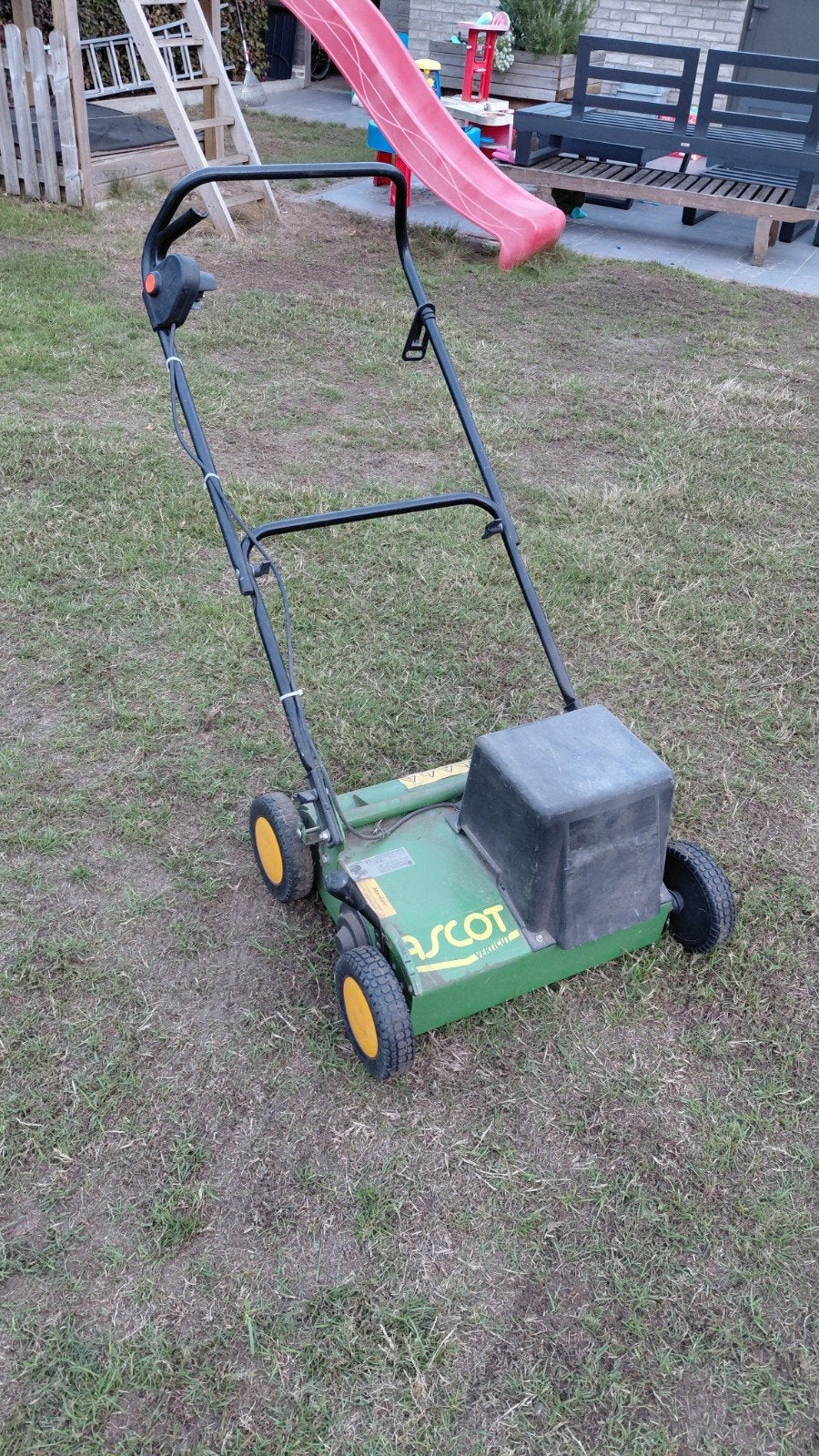 Verticuteermachine Ascot elektrisch, Jardin & Terrasse, Enlèvement, Utilisé, Électrique, Ascot