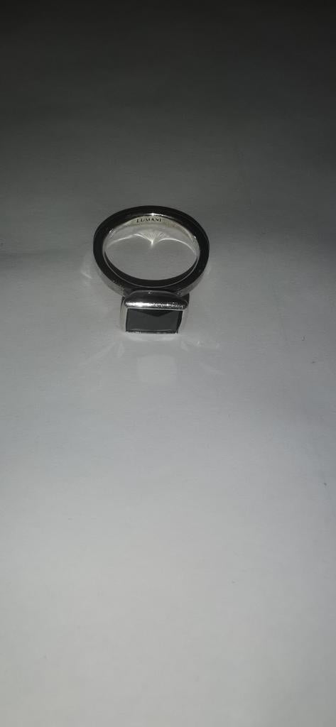 Ring dames, zilver en zwart, merk Lumani, Handtassen en Accessoires, Kettingen, Ophalen of Verzenden, Zo goed als nieuw, Zwart