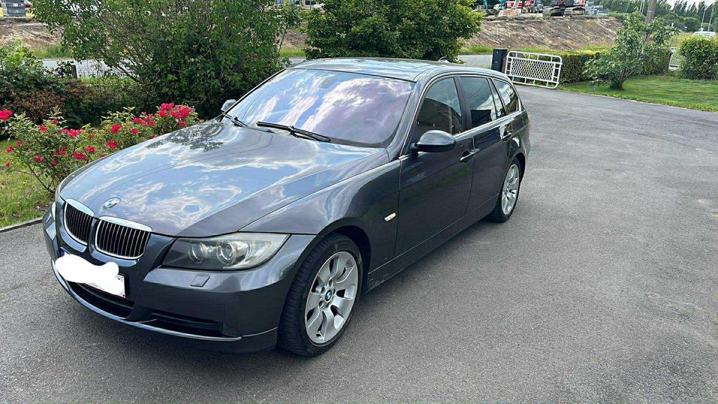 BMW E91 325ix, Autos, BMW, Cuir, Achat, Electronic Stability Program (ESP), 5 portes