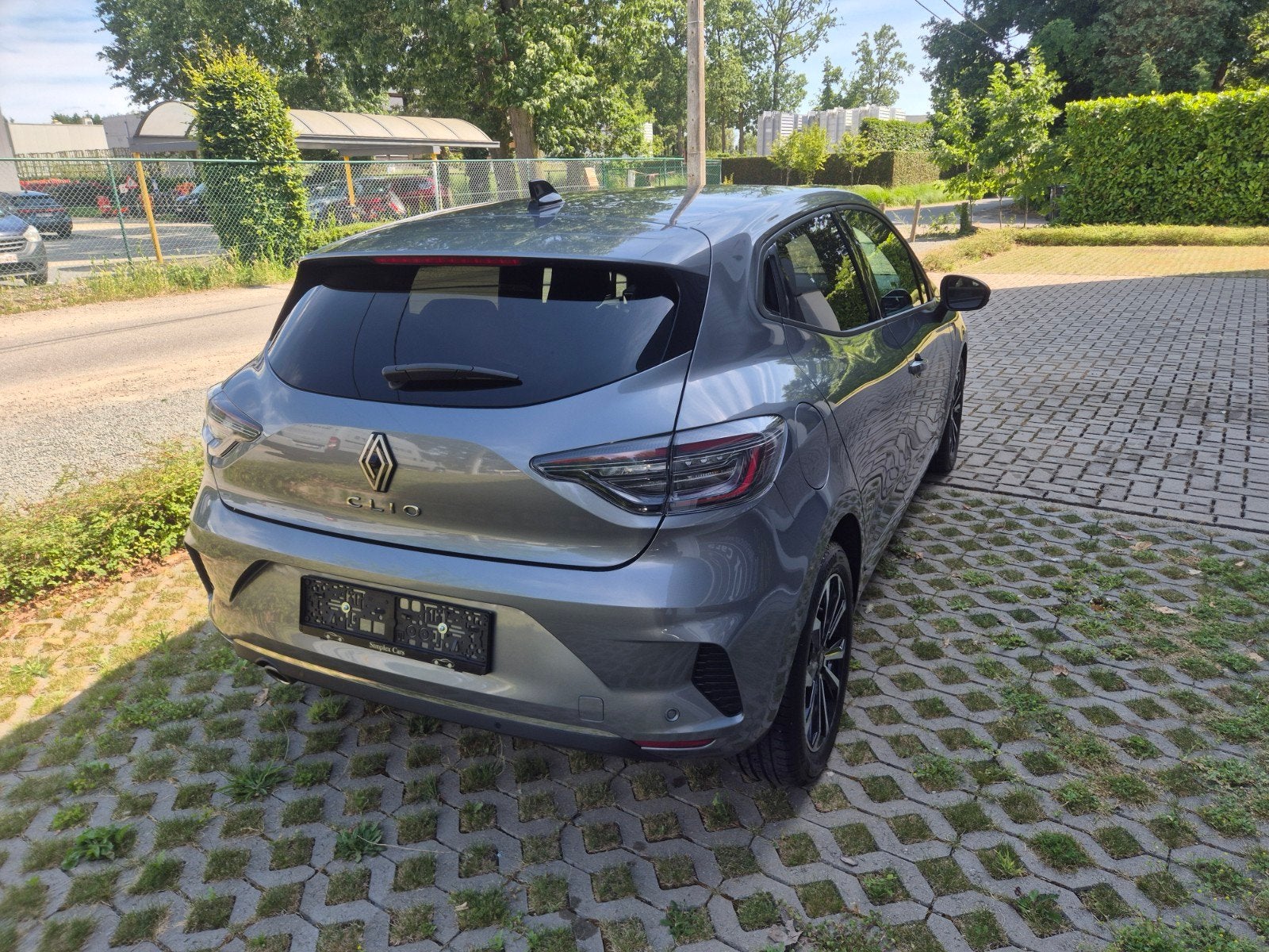 RENAULT CLIO 1.0 TCE TECHNO.. VIENT D'ARRIVER ! ! !, Autos, Argent ou Gris, Achat, Euro 6, Entreprise