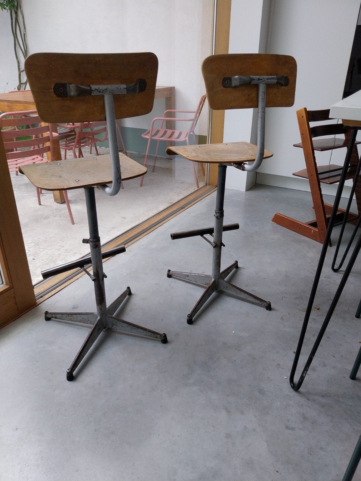 Drie tot vijf barkrukken retro industrieel, Huis en Inrichting, Barkrukken, Ophalen