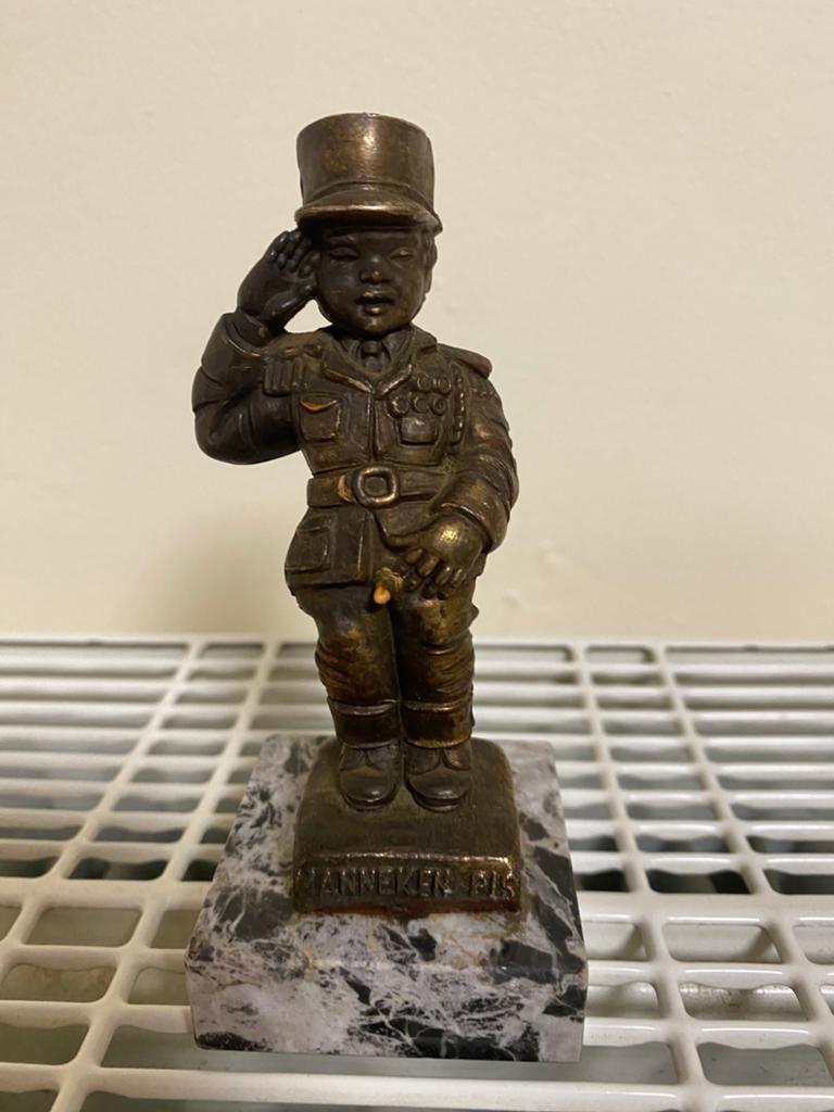 Ancien rare  manneken_pis gendarme, Enlèvement ou Envoi, Comme neuf