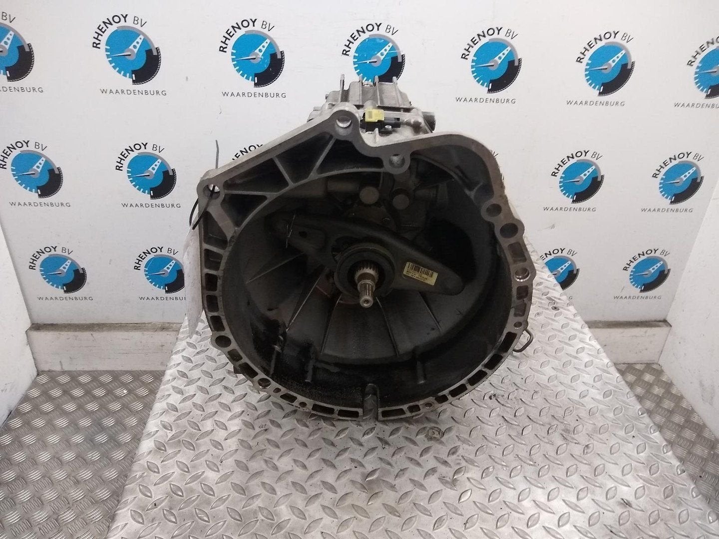 BMW 3 SERIES 318i Business Line  TRANSMISSIE / VERSNELLINGSB, Enlèvement ou Envoi, Utilisé, Stiba membre