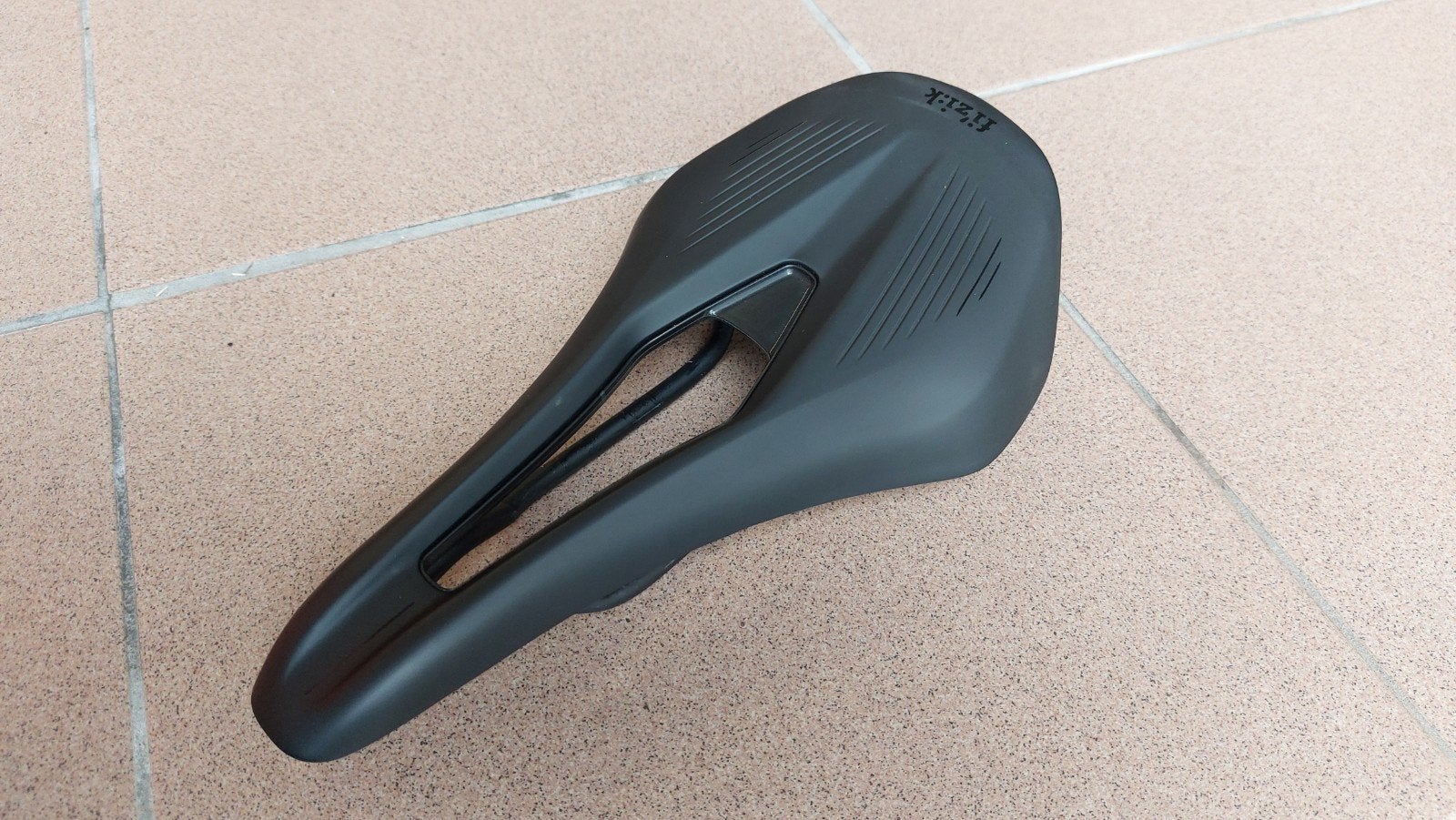 Fietszadel  Fizik Vento Argo 140mm, Gravelbike, Ophalen of Verzenden, Zadel, Fizik