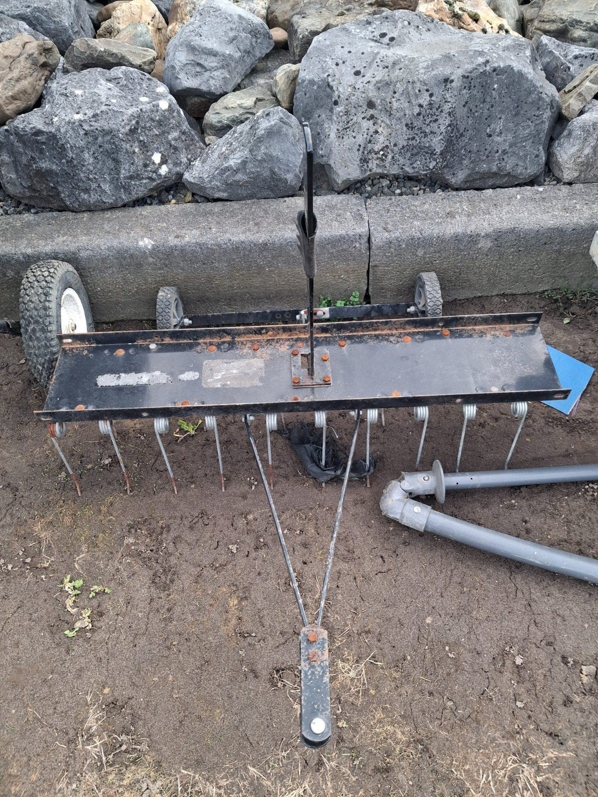 gras ontluchten voor achter zitmaaier, Tuin en Terras, Ophalen, Gebruikt