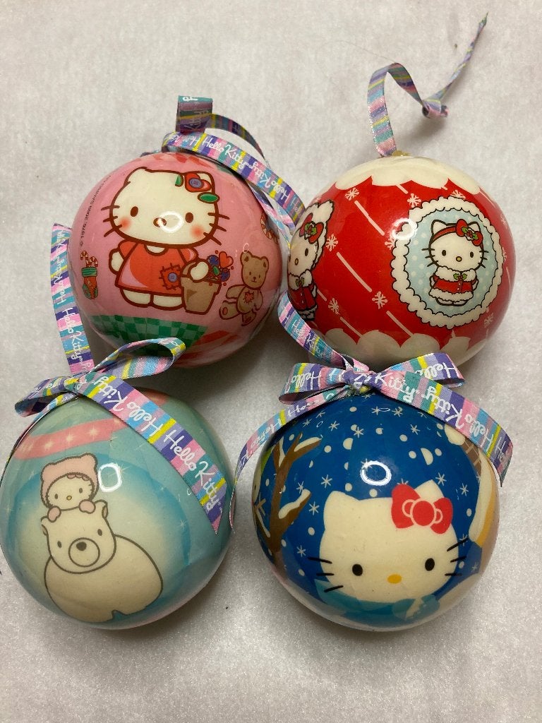 4 kerstballen van Hello Kitty, Diversen, Ophalen of Verzenden, Zo goed als nieuw