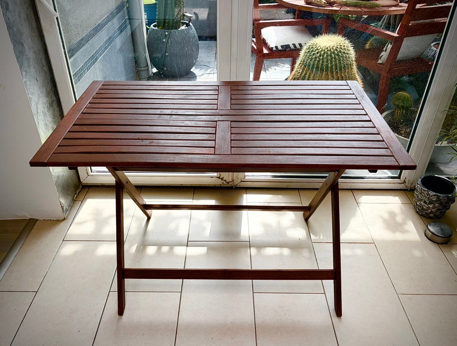 Table de balcon en teck massif, Tuin en Terras, Tuintafels, Ophalen, Zo goed als nieuw