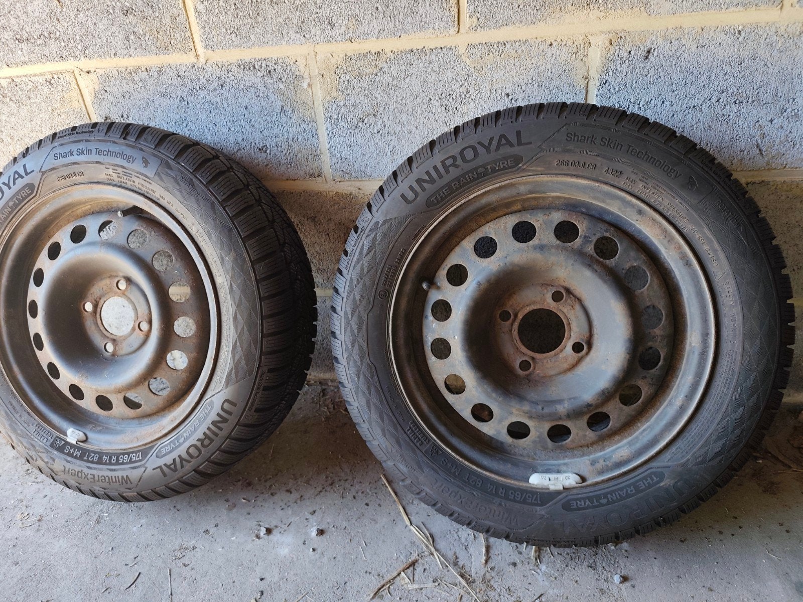 2 pneus hiver 175/65/14