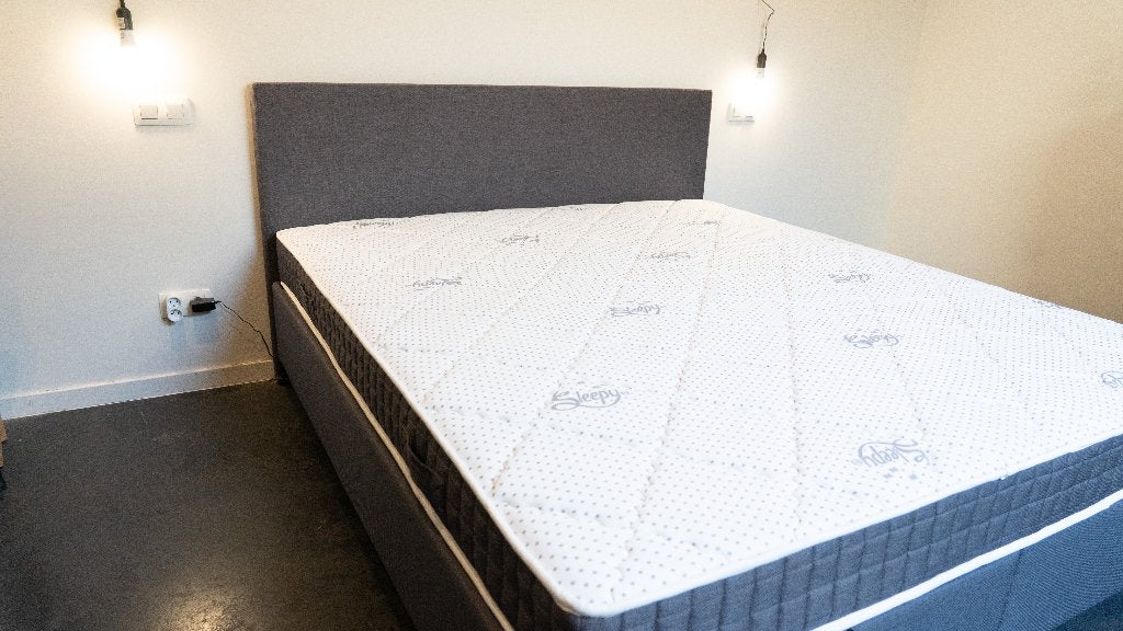 Sleepy Scandinavian opbergbed 180x200 (als nieuw), Tissu, Autres couleurs, Comme neuf, Enlèvement