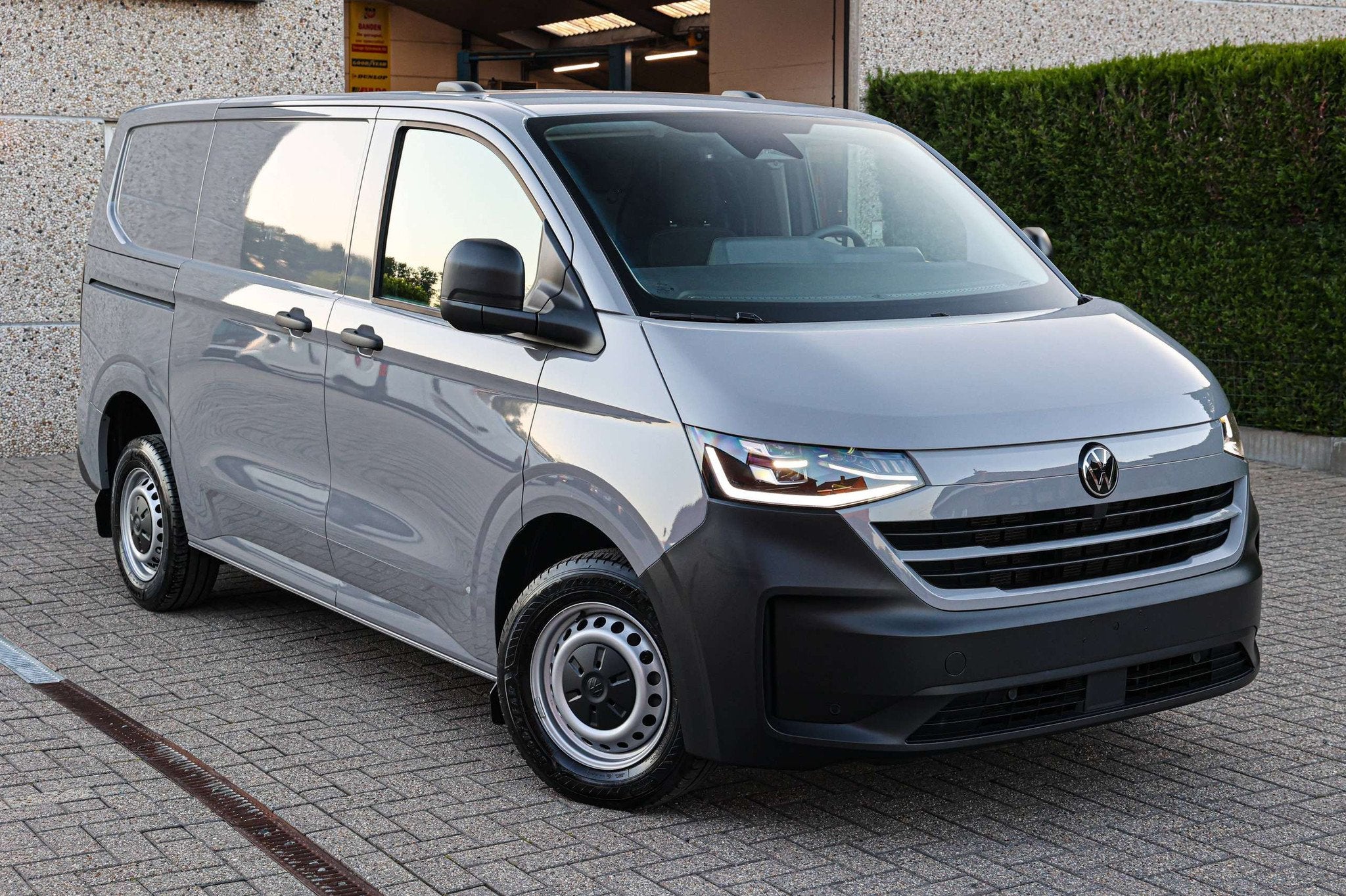 Volkswagen T7 Transporter ACHTERUITRIJCAMERA*AUTOMAAT*CRUISE, 4 deurs, Stof, 4 cilinders, Volkswagen