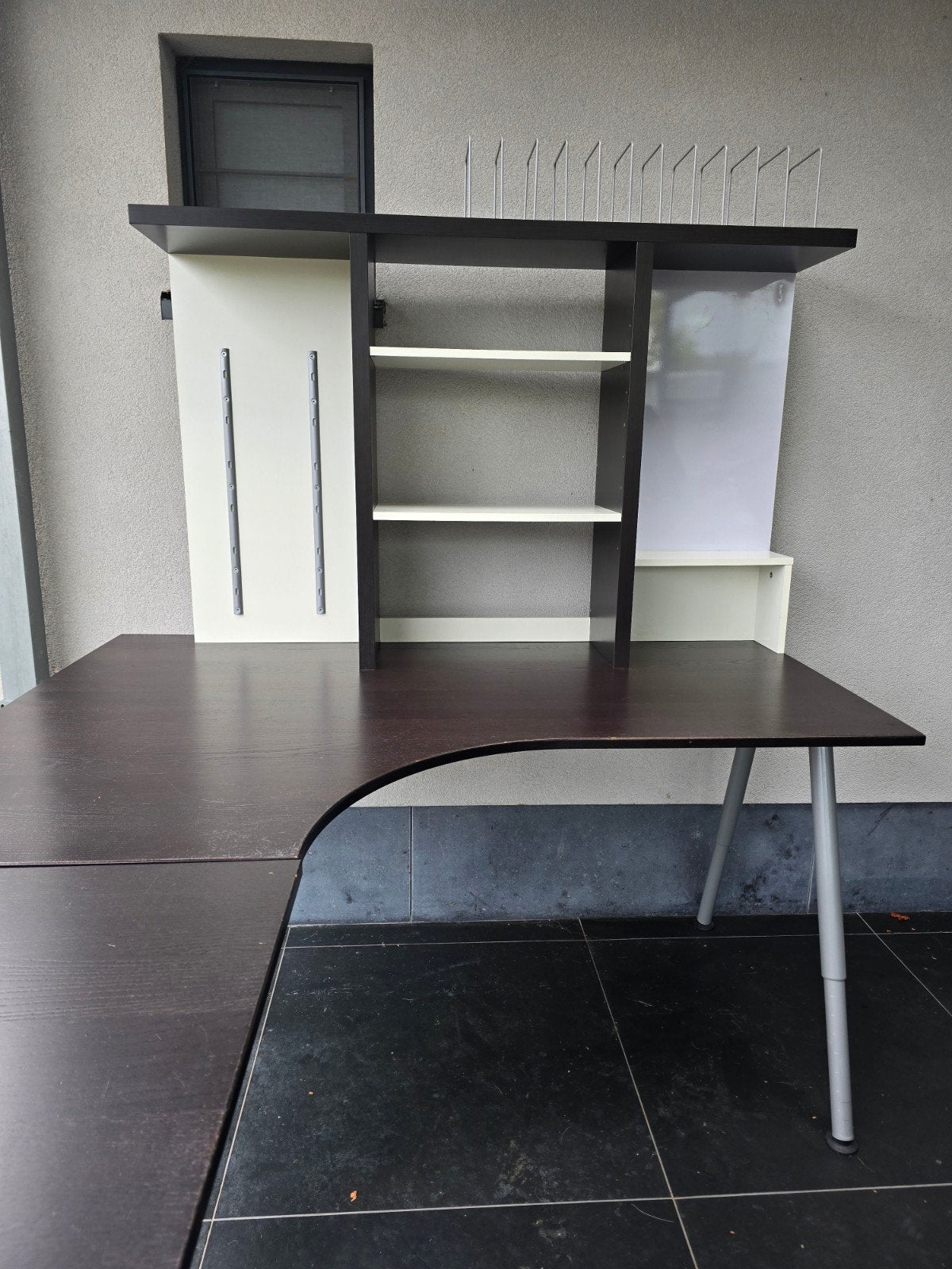 Bureau L-vorm zwartbruin met opzetkast in hoogte verstelbaar, Maison & Meubles, Enlèvement, Réglable en hauteur, Utilisé, Bureau d'angle