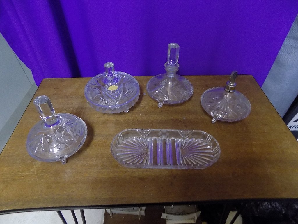 Kristallen toilettafel set, Ophalen