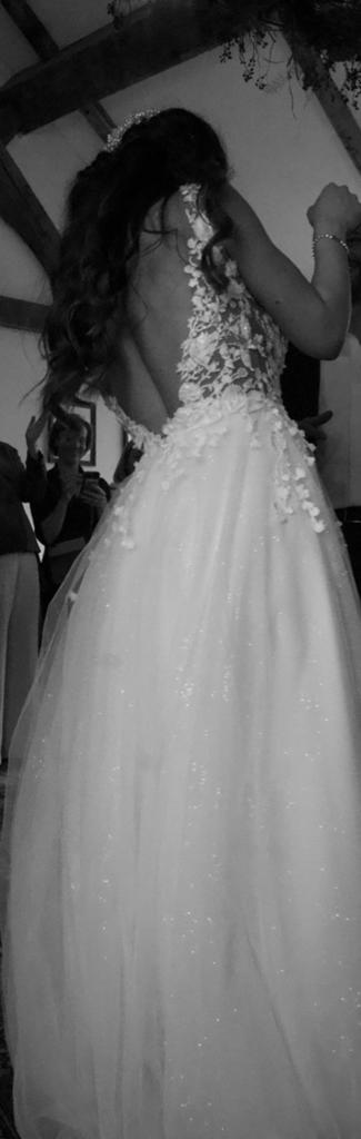 Classy White Wedding Dress, Ophalen, Zo goed als nieuw, Wit, Trouwjurk