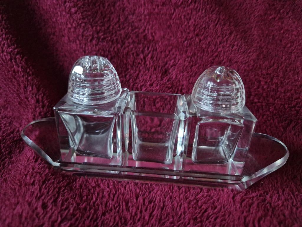 Ensemble sel/poivre en cristal, Enlèvement