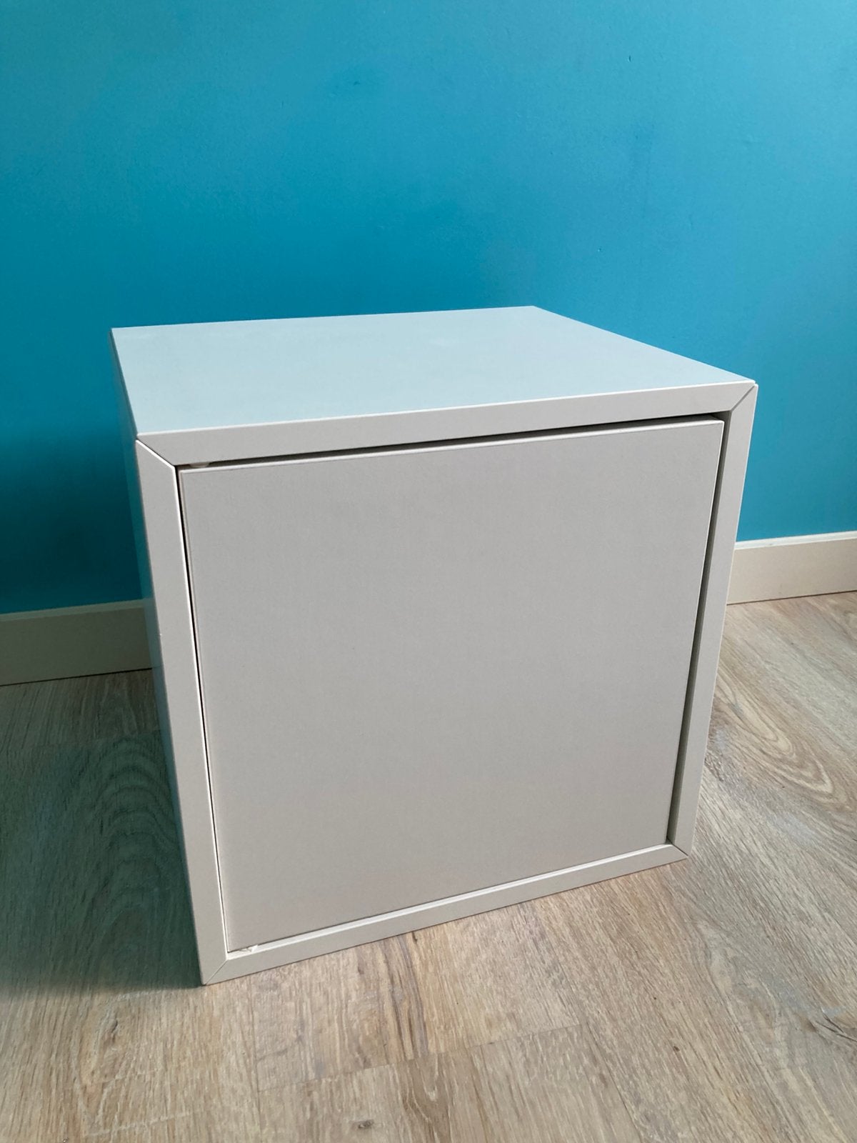 Ikea Eket wandkast met deur - 35x35x35 cm met ophangrail, Huis en Inrichting, Ophalen, Zo goed als nieuw