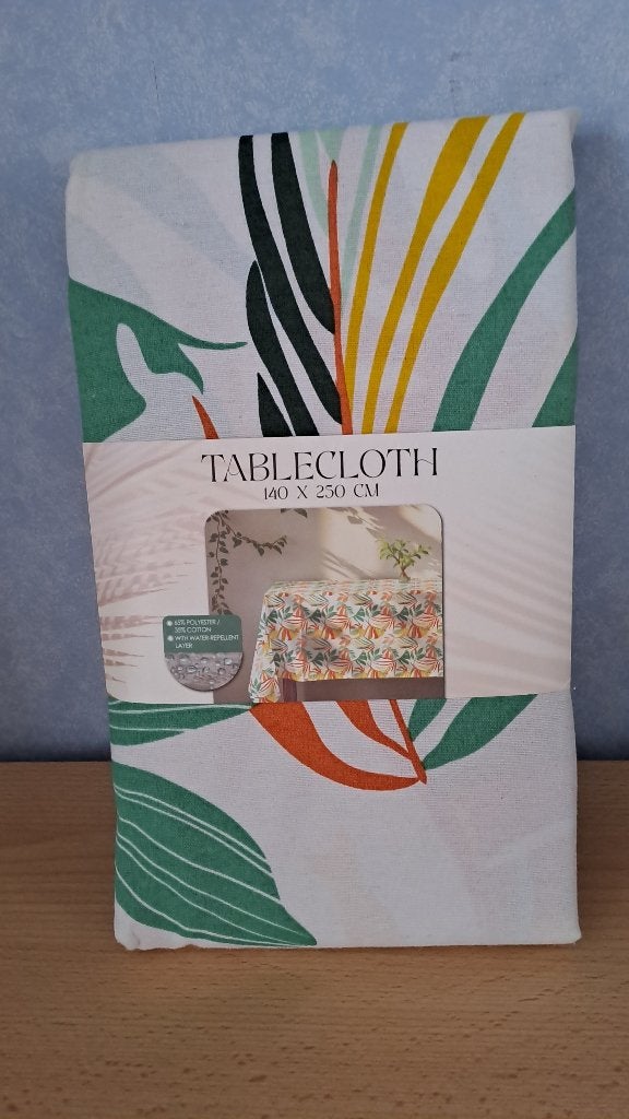 Nieuw tafelkleed in hedendaagse kleuren 140x250, Maison & Meubles, Neuf, Nappe, Enlèvement ou Envoi, Multicolore