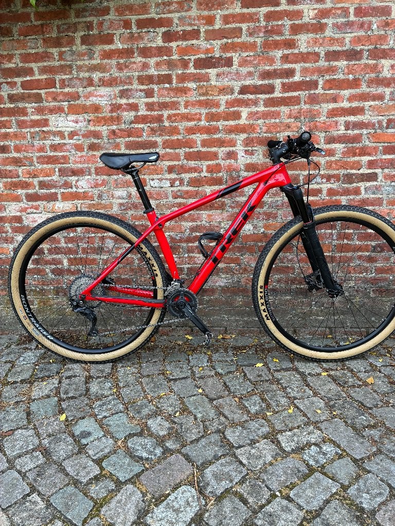Trek: Pro Caliber 9.6, Enlèvement, Trek