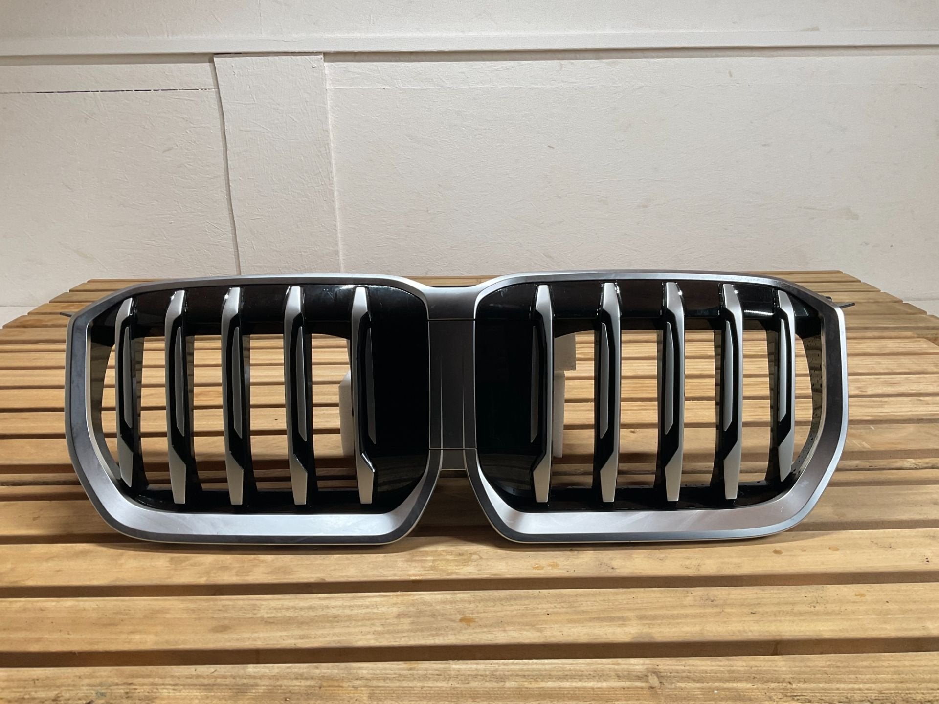 Grille de pare-chocs BMW X1 U11 2022 51135A0BB82 grille BM-0, Petuelring 130
80788  Munich, DE, Info@bmw.de, Utilisé, BMW