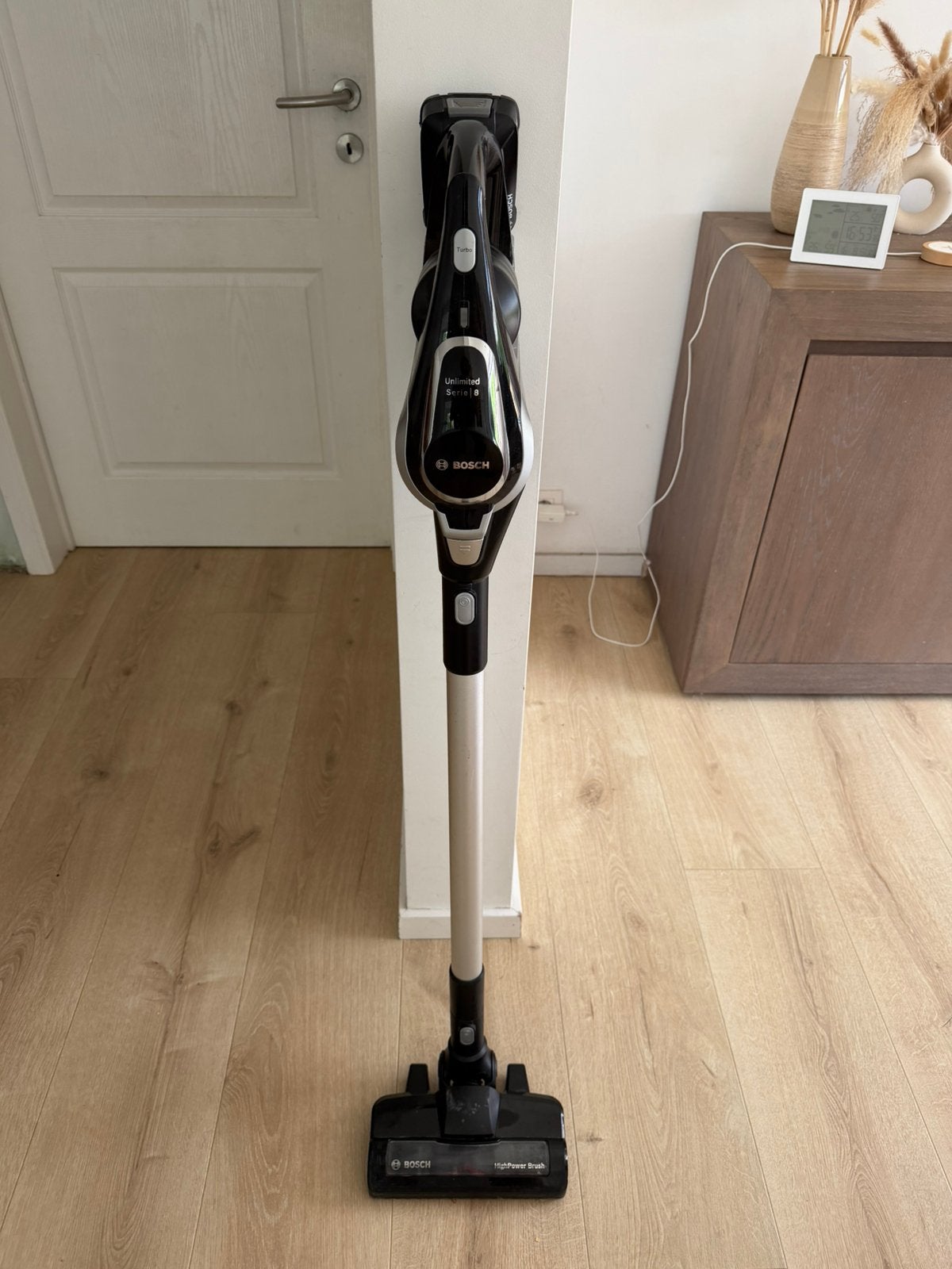 Aspirateur balai sans fil Bosch Unlimited Series 8, Electroménager, Enlèvement, Comme neuf, Aspirateur balai, Bosch