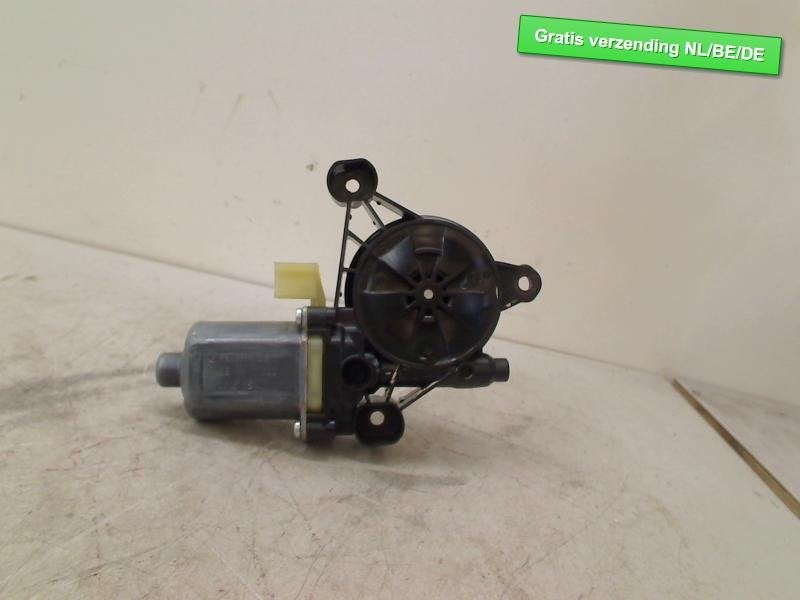 MOTEUR LEVE VITRE ELECTRIQUE AVANT DROIT Golf VII (AUA), Volkswagen, Volkswagen AG, Utilisé, Kundenbetreuung@volkswagen.de