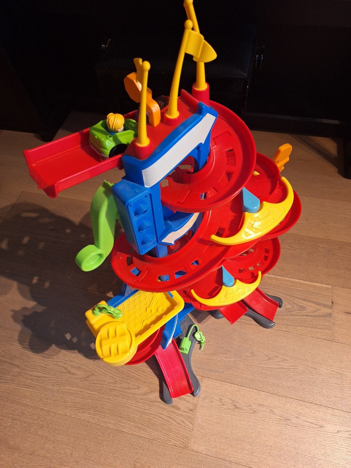 Fisher-Price Little People Racebaan, Enlèvement, Circuit