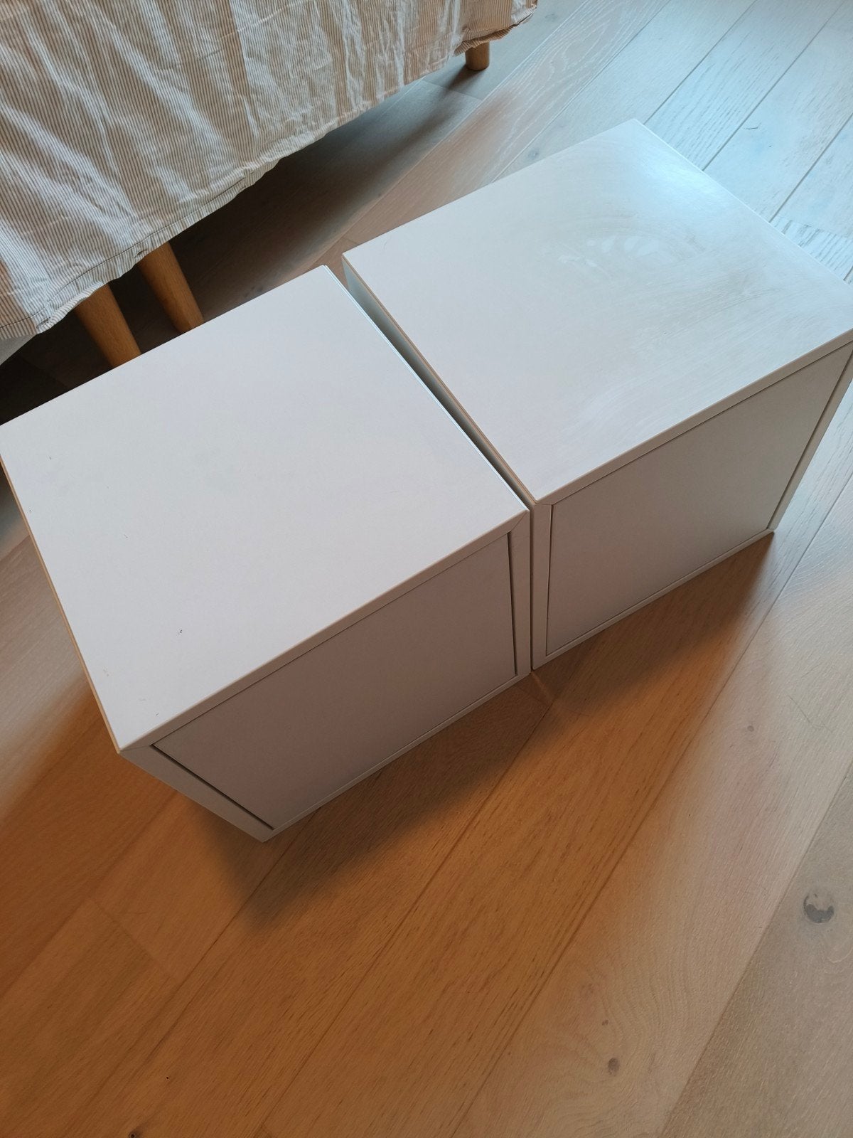 2 Eket Ikea kastjes wit met deurjes, Ophalen