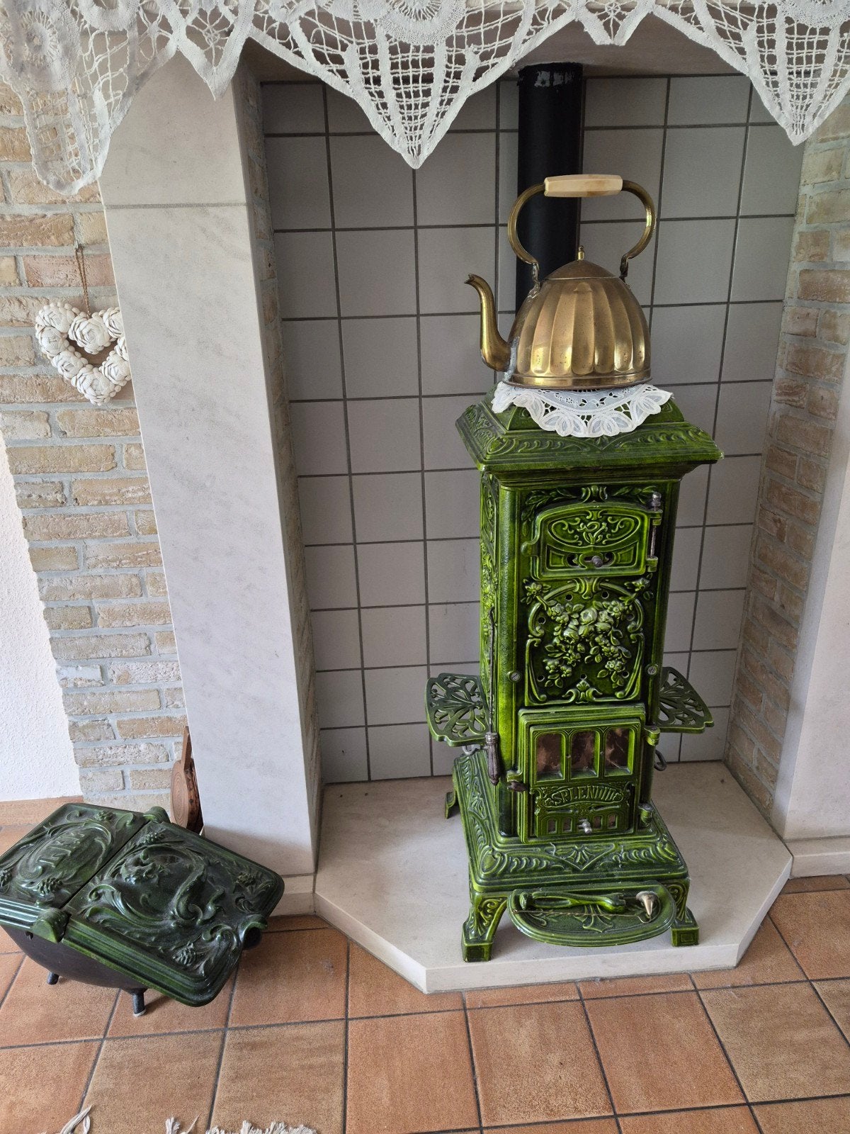 Antieken kachel, Ophalen, Hout