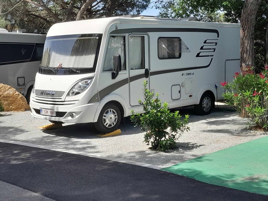 Hymer Exsis-i 614 integraal camper, Caravans en Kamperen, Mobilhomes, Integraal, Fiat, Koelkast, 6 tot 7 meter