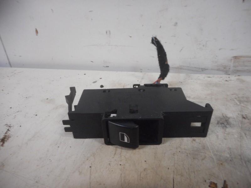 INTERRUPTEUR D'ALIMENTATION VITRE AVANT DROIT (bmw6902176), Autos : Pièces & Accessoires, Autres pièces automobiles, BMW, Utilisé