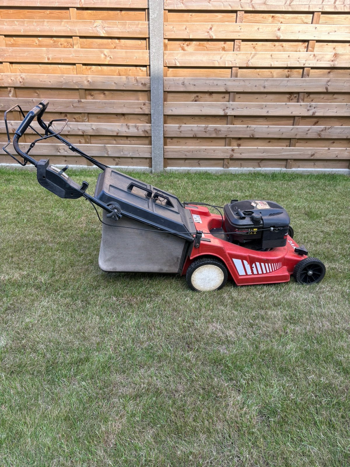 Benzine grasmaaier HVC - zelftrekker, Jardin & Terrasse, Tondeuses à gazon, Tondeuse rotative, Tondeuses à gazon à essence, 40 à 49 cm