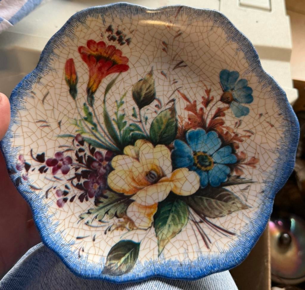 Bord met bloemen - Lami Italy, Antiek en Kunst, Antiek | Porselein, Ophalen