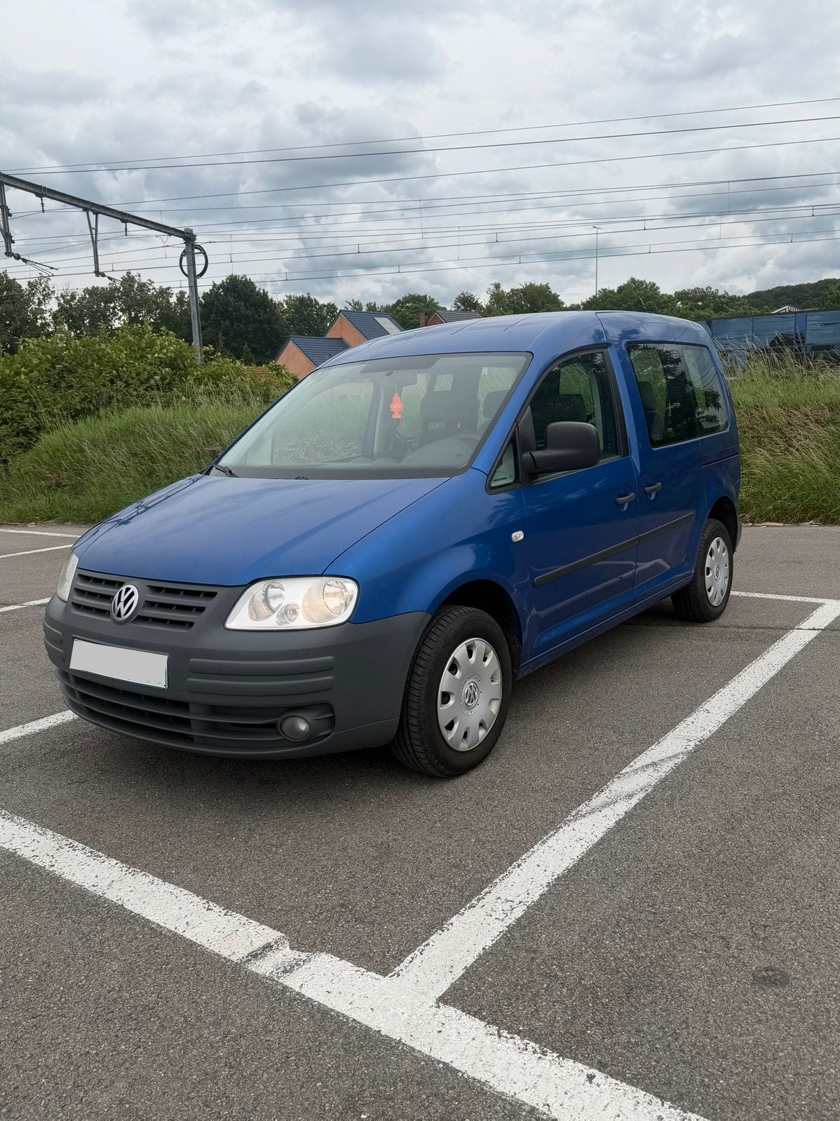 Volkswagen caddy 54k km carplay 5 zit gekeurd voor verkoop, Auto's, Voorwielaandrijving, 75 kW, USB, Zwart