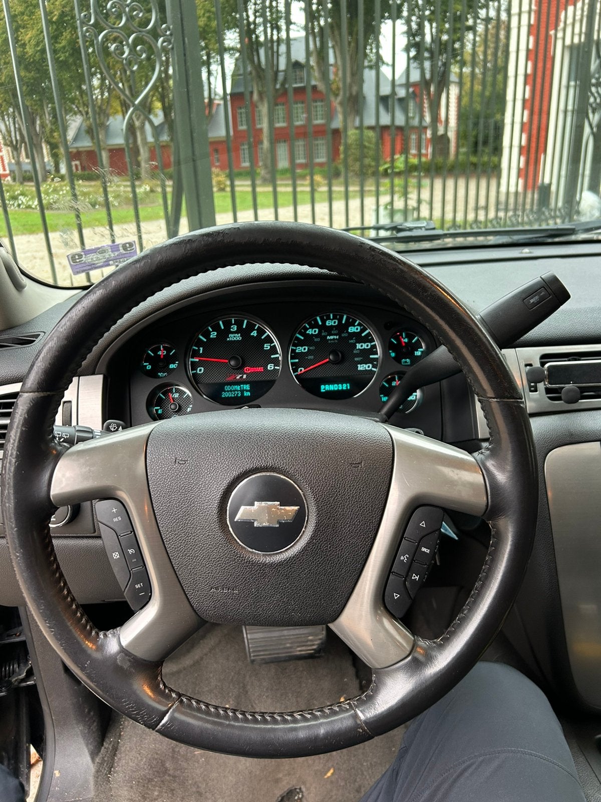 SUBURBAN Z71, Auto's, Automaat, Suburban, 700 kg, Leder