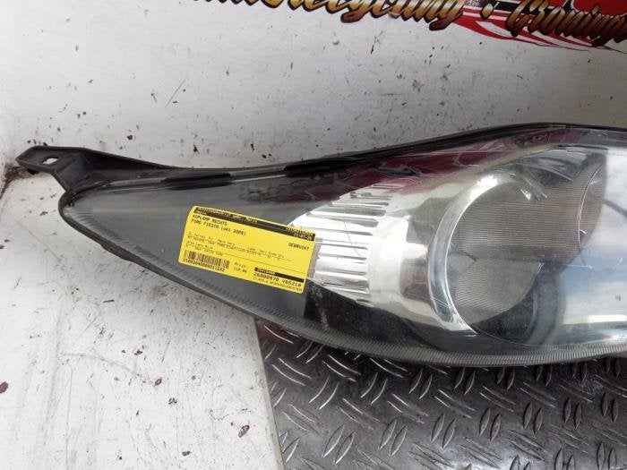 Phare droit d'un Ford Fiesta, -, -, 3 mois de garantie, -