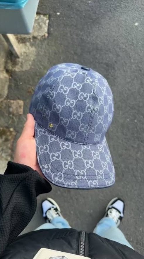 Gucci pet, Ophalen, Zo goed als nieuw, Pet